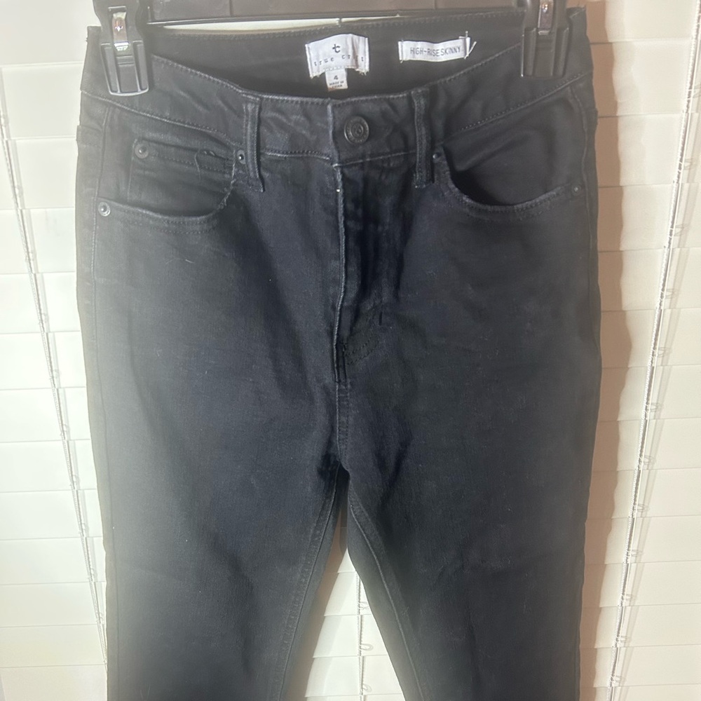 Black pants. - Picture 3 of 3